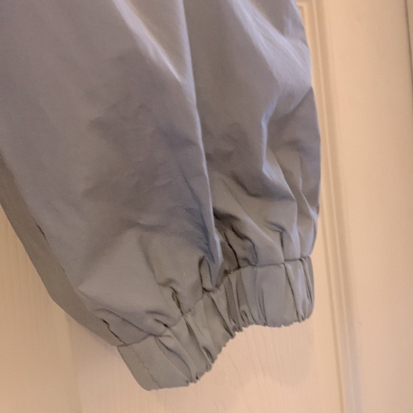 NWOT Forever 21 women’s reflective silver gray jogging pants - Picture 5 of 14